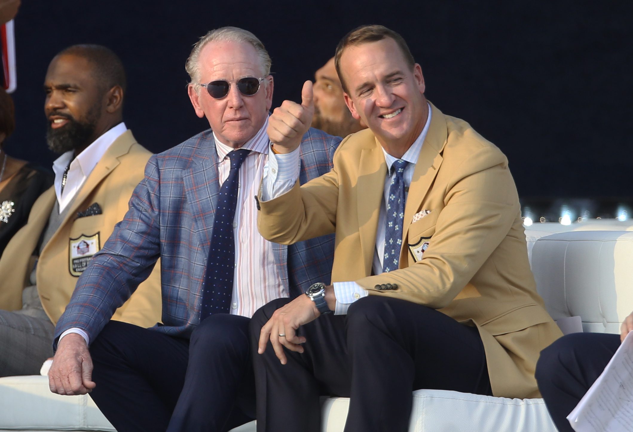 Peyton Manning headlines induction ceremony for Pro Football Hall